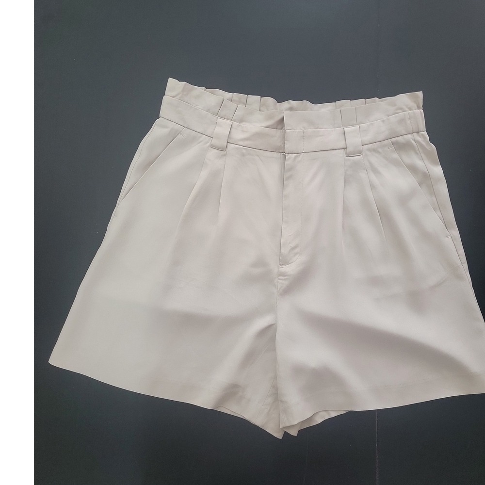 Banana Republic Womens Beige Pleated Paperbag Waist Shorts Size 14 High Rise